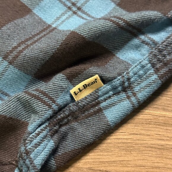 L.L. Bean Men's BeanFlex All-Season Flannel Shirt - Blue/Black - Picture 4 of 6